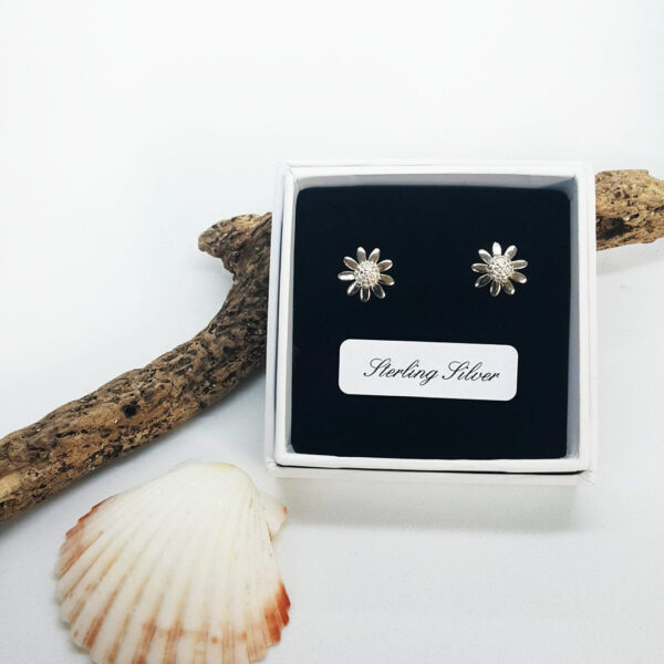 flower sterling silver stud earrings
